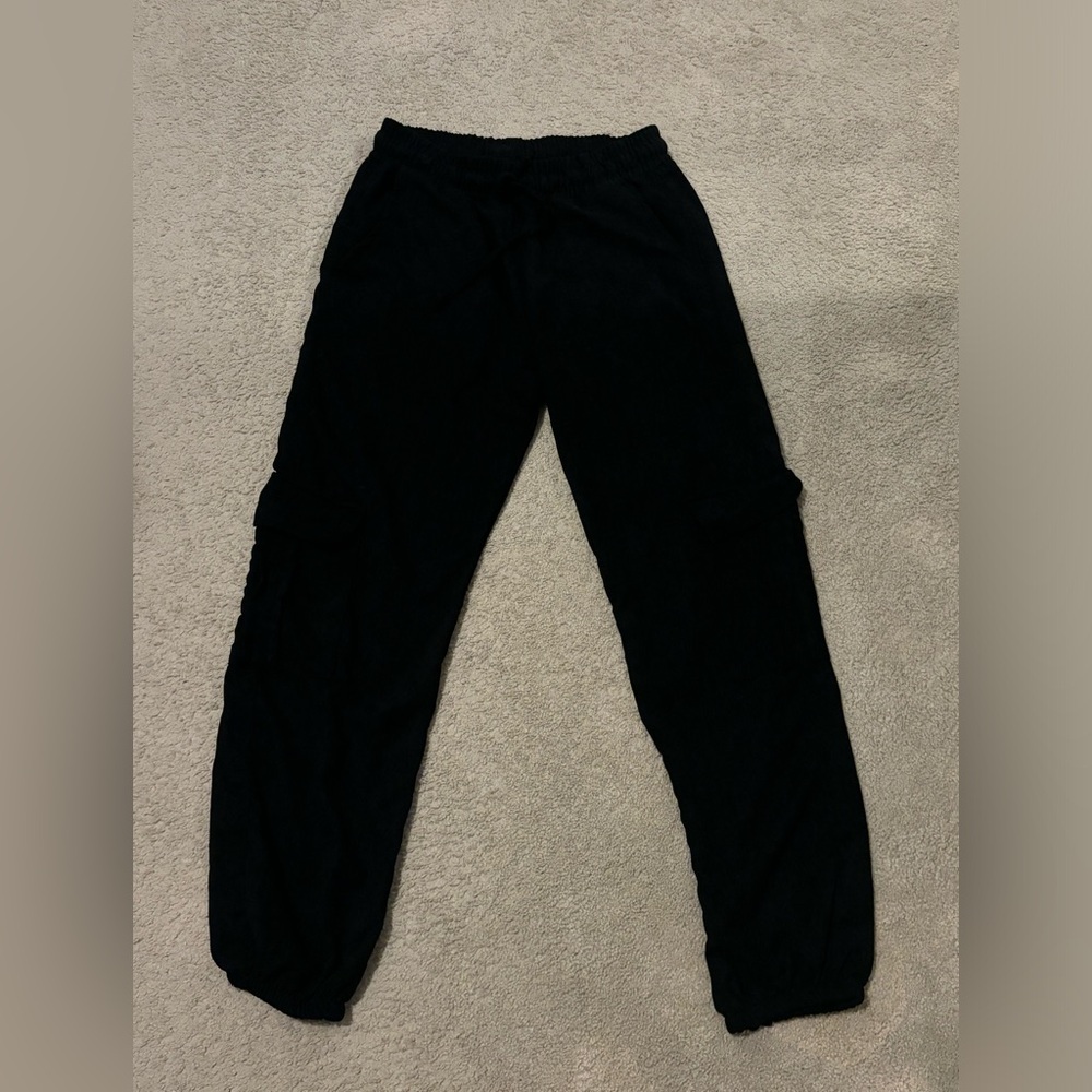 BLACK CARGO PANTS